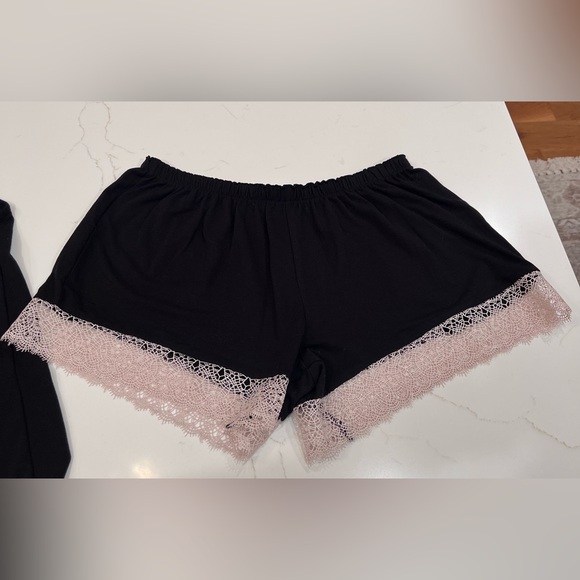 Floretta 2-Piece Camisole & Shorts Set | Small | Black & Cream - Picture 5 of 9